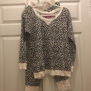 Cheetah Victoria secret lounge wear
